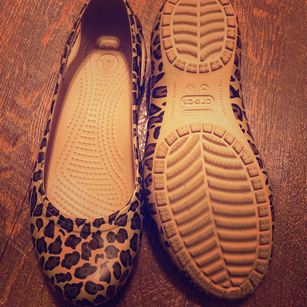 Croc Leopard Shoes Size 8